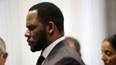 Cantor norte-americano R.Kelly detido após novas acusações de crimes