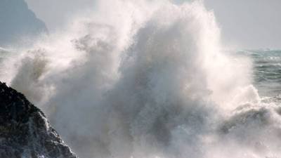 Capitania do Porto do Funchal emite avisos de vento forte e de mau tempo para a Madeira