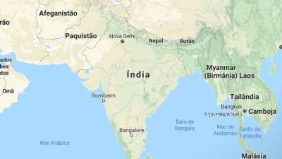 Dezenas de pessoas encurraladas por incêndio num prédio em Mumbai, na Índia