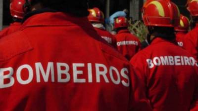 Fogo rural em Odemira mobliza 110 operacionais e seis meios aéreos