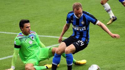 Inter vence Sampdoria e mantém perseguição à Juventus e Lazio