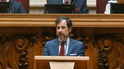 Paulo Neves exige mais voos para a Madeira e Porto Santo e redução das tarifas da TAP