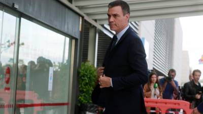 Pedro Sánchez dá o exemplo de Portugal para pedir coligação com a extrema-esquerda