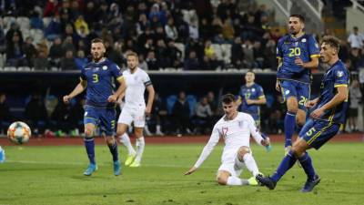 ‘Play-offs’ garantem segundo estreante e podem promover mais dois