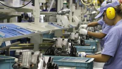 Preços na produção industrial recuam em Outubro na zona euro e UE
