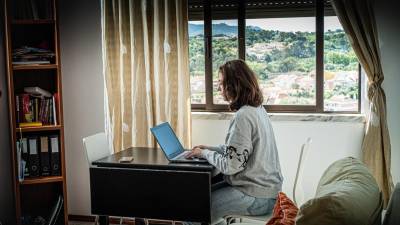 Quase metade das empresas quer manter regime de teletrabalho